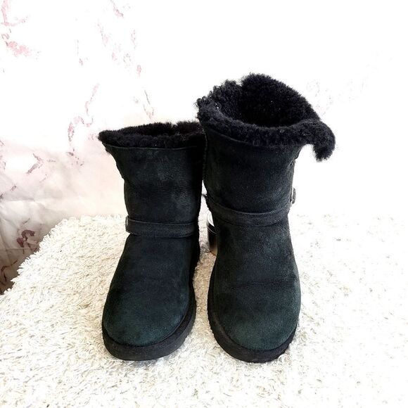 Costco Kirkland brand suede leather with real shearling lining - Picture 3 of 6